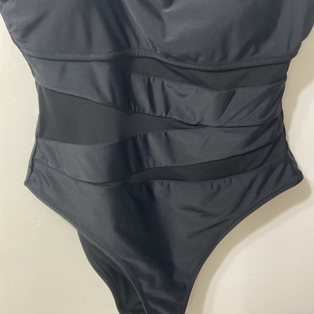 Blooming Jelly Woman’s One Piece Bath Suit. Size-Large. - Picture 7 of 9